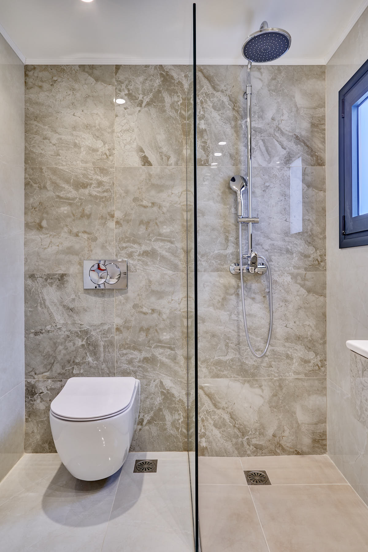 211201A732102589_90_91