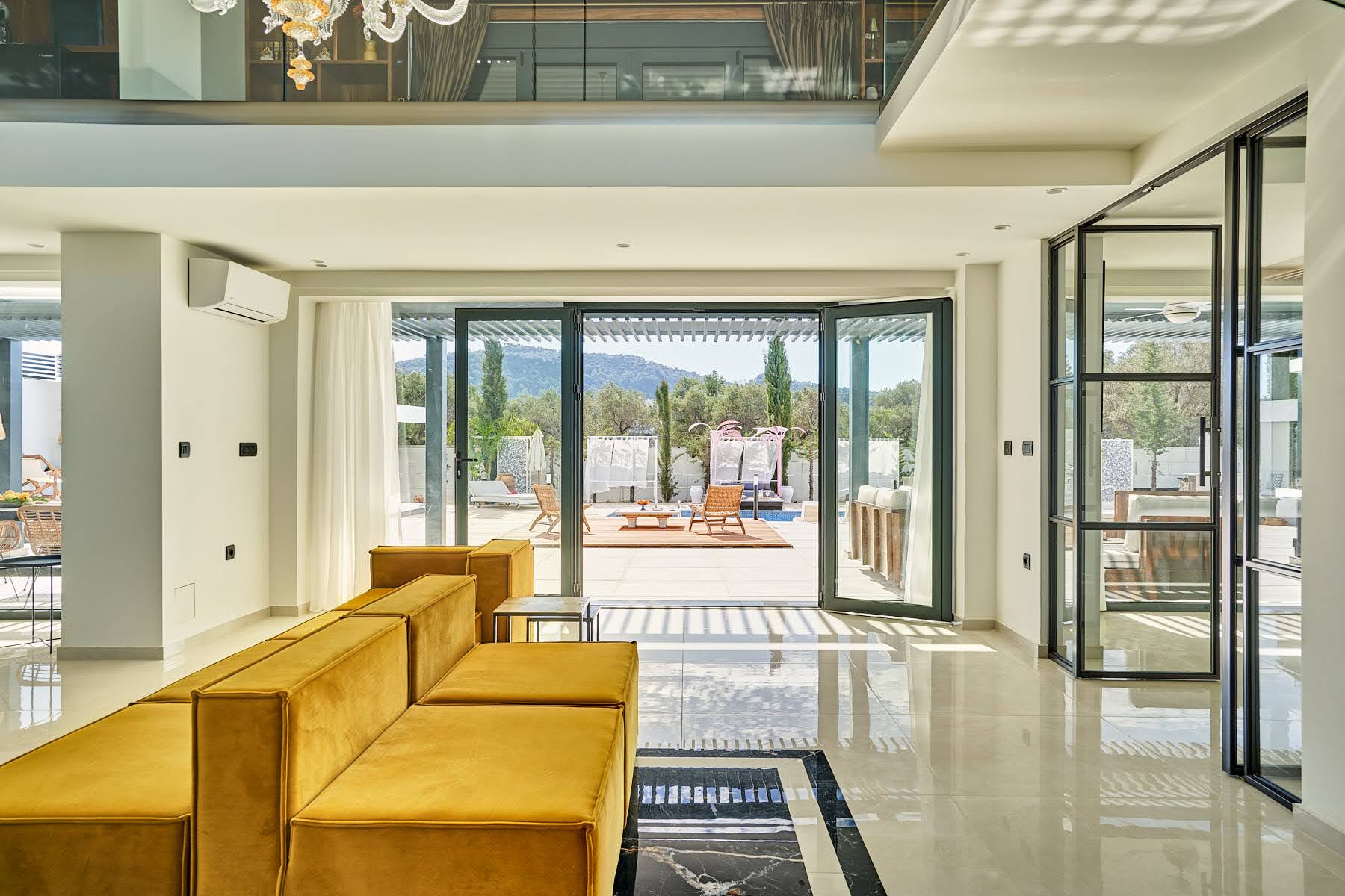 220204A732205253_4_5