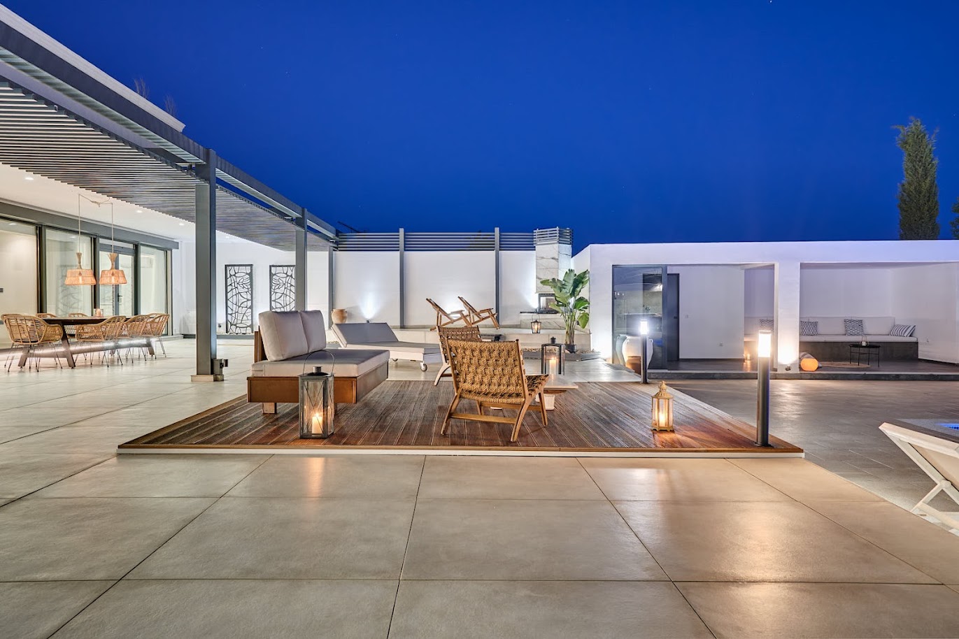 220204A732205425_6_7