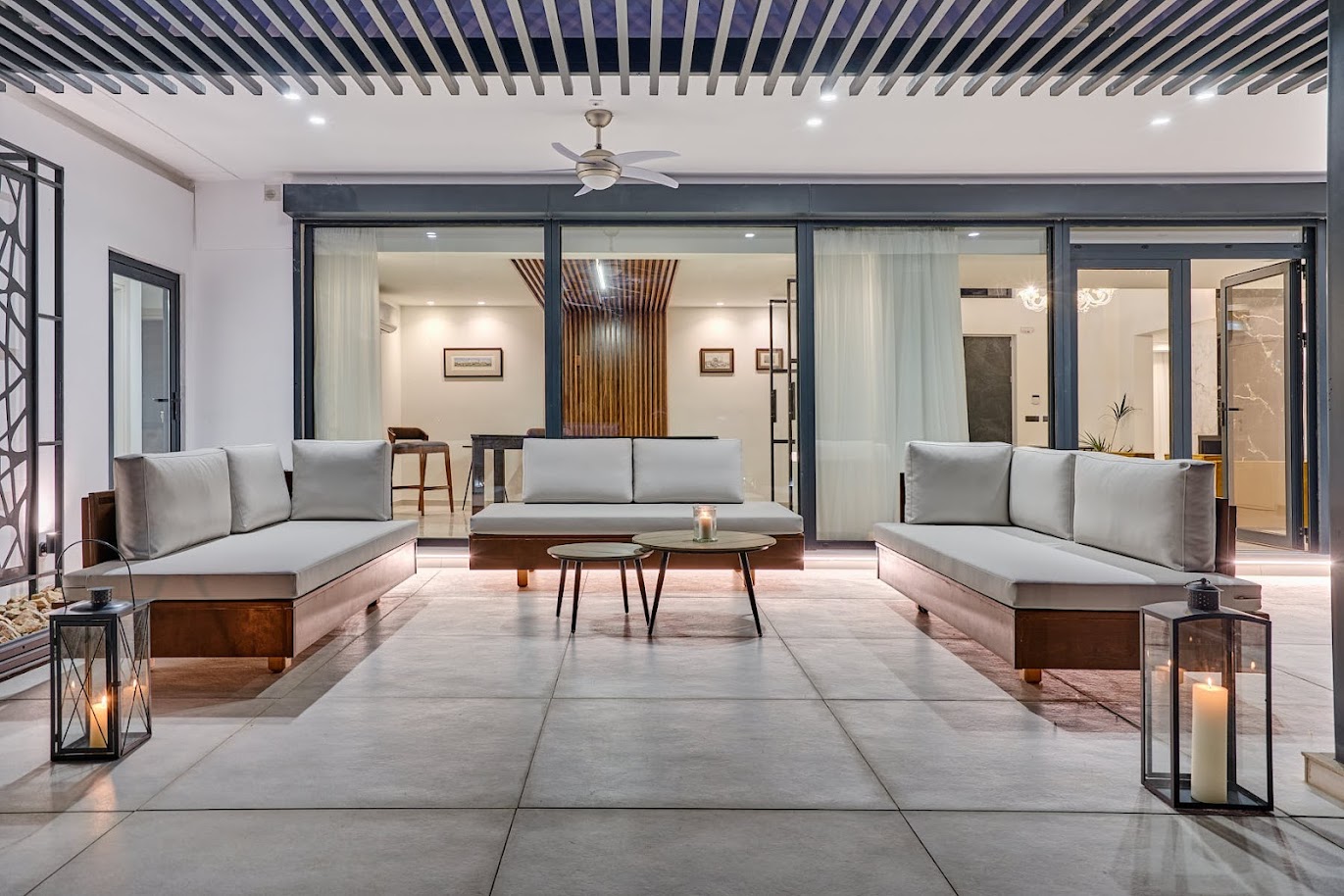 220204A732205428_29_30