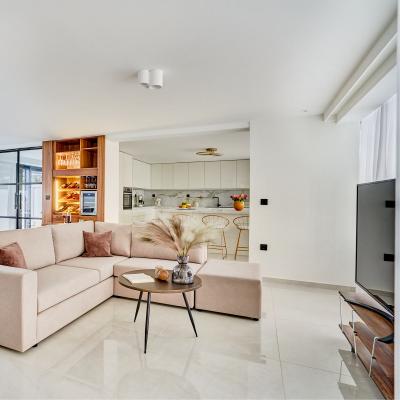 211201A732102508_09_10