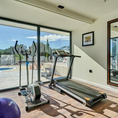 220204A732205229_30_31