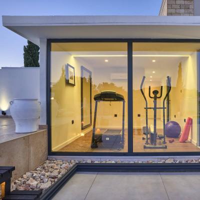 220204A732205374_5_6